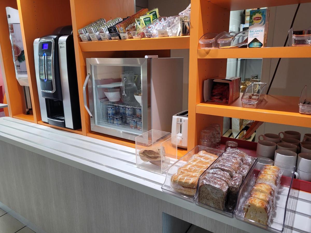 阿让普瑞米尔经典酒店 外观 照片